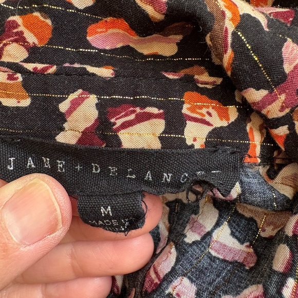 Jane and Delancey Medium Black Abstact Leopard Printed Loose long sleeve Blouse - Picture 7 of 11